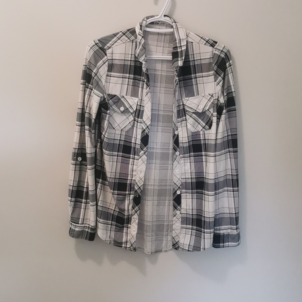Ardene size small button-up shirt excellent condition!